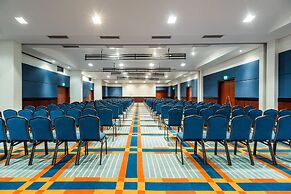 Cosmos 100 Hotel & Centro de Convenciones