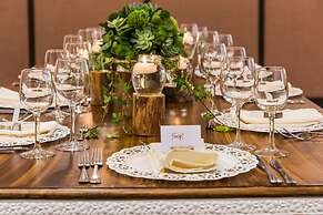 Cosmos 100 Hotel & Centro de Convenciones