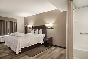 Red Roof Inn PLUS+ & Suites Erie