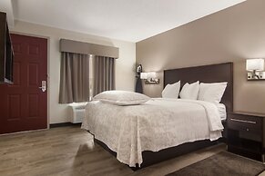 Red Roof Inn PLUS+ & Suites Erie