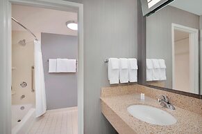 Courtyard by Marriott Savannah Midtown
