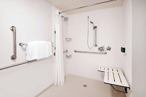 Courtyard by Marriott Savannah Midtown