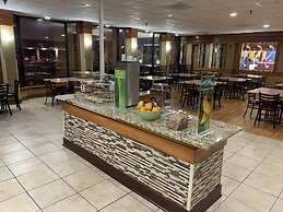 Quality Inn & Suites Pensacola Bayview