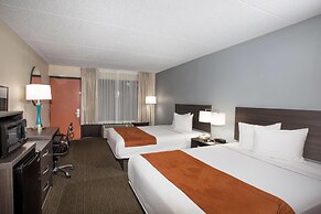 Days Inn & Suites by Wyndham Orlando Airport