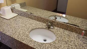 Econo Lodge Near Bluefield College