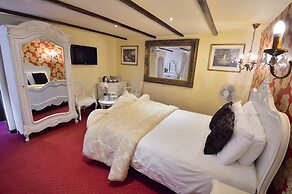 The Roundabout Hotel