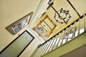 The Roundabout Hotel