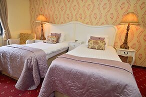 The Roundabout Hotel