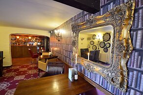 The Roundabout Hotel