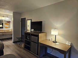 Quality Inn & Suites Greenville I-65