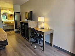 Quality Inn & Suites Greenville I-65