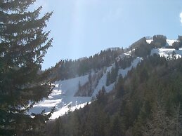 St. Moritz Lodge & Condominiums