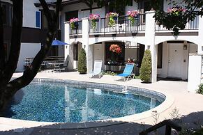 St. Moritz Lodge & Condominiums