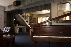 St. Moritz Lodge & Condominiums