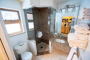 St. Moritz Lodge & Condominiums