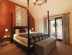 Hare And Hounds Hotel