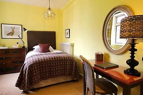 Hare And Hounds Hotel