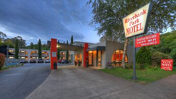 Riverbank Park Motel