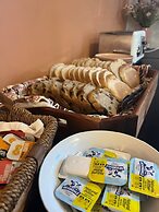 Riverbank Park Motel