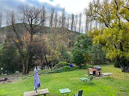 Riverbank Park Motel