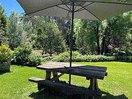 Riverbank Park Motel