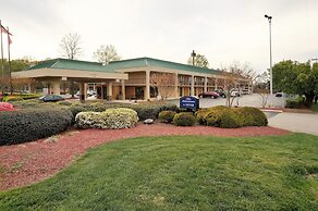 Howard Johnson by Wyndham Greensboro Near the Coliseum