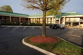 Howard Johnson by Wyndham Greensboro Near the Coliseum