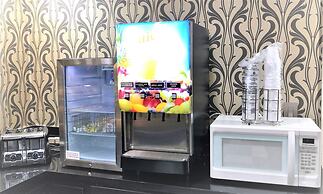 Howard Johnson by Wyndham Greensboro Near the Coliseum