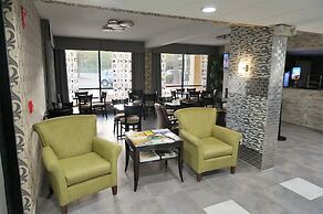 Howard Johnson by Wyndham Greensboro Near the Coliseum