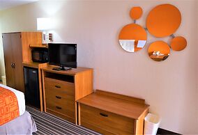 Howard Johnson by Wyndham Greensboro Near the Coliseum