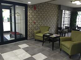 Howard Johnson by Wyndham Greensboro Near the Coliseum