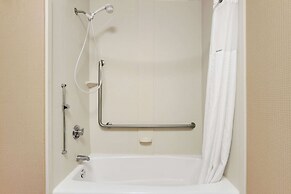 Howard Johnson by Wyndham Greensboro Near the Coliseum