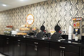 Howard Johnson by Wyndham Greensboro Near the Coliseum