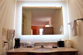 Howard Johnson by Wyndham Greensboro Near the Coliseum