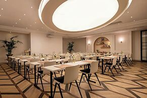 Renaissance Paris Nobel Tour Eiffel Hotel