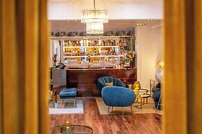 Renaissance Paris Nobel Tour Eiffel Hotel