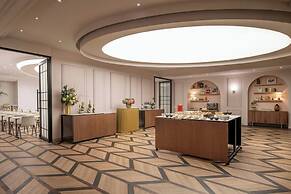 Renaissance Paris Nobel Tour Eiffel Hotel