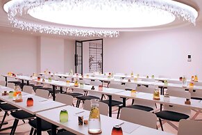 Renaissance Paris Nobel Tour Eiffel Hotel