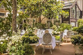 Renaissance Paris Nobel Tour Eiffel Hotel