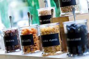 Renaissance Paris Nobel Tour Eiffel Hotel