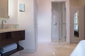 Renaissance Paris Nobel Tour Eiffel Hotel