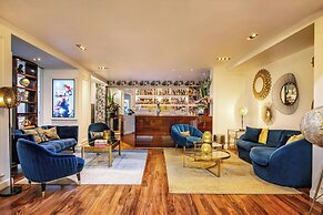 Renaissance Paris Nobel Tour Eiffel Hotel