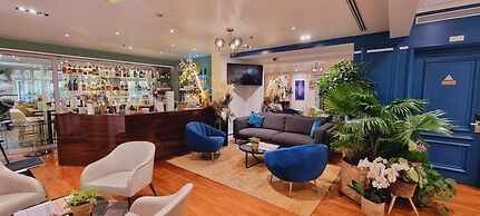 Renaissance Paris Nobel Tour Eiffel Hotel