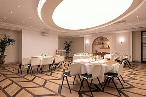 Renaissance Paris Nobel Tour Eiffel Hotel