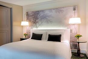 Renaissance Paris Nobel Tour Eiffel Hotel