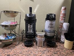 Econo Lodge Huntington - Barboursville University Area