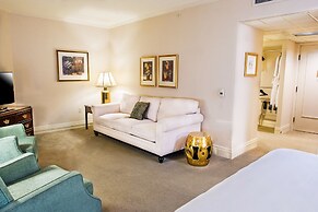 Mayflower Park Hotel