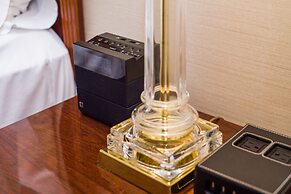 Mayflower Park Hotel