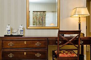 Mayflower Park Hotel