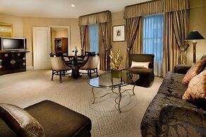 Mayflower Park Hotel